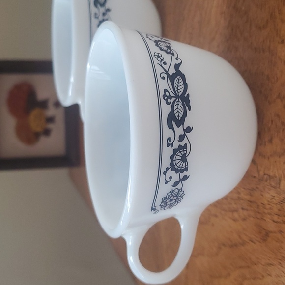 Set of 4 Pyrex Old Town Blue Onion Coffee Cups βοΈ - Picture 2 of 4